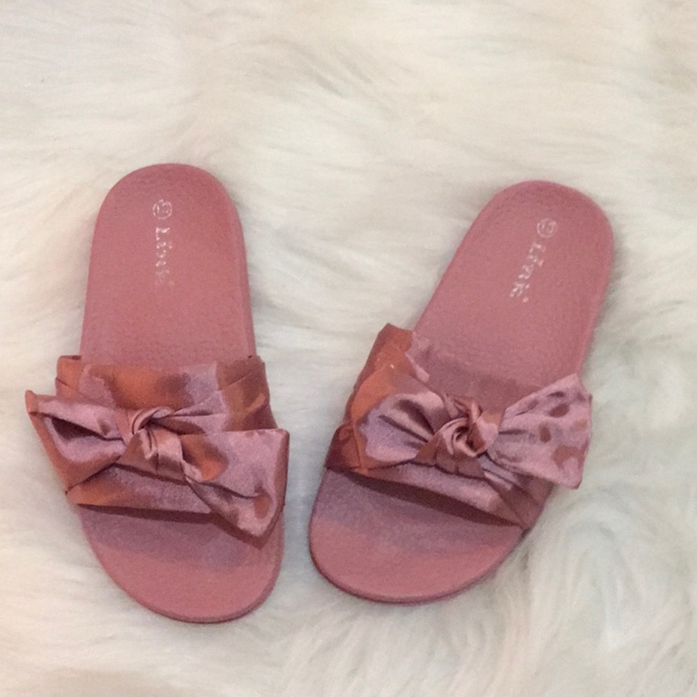 😍😍😍Mauve colored sandals😍😍😍